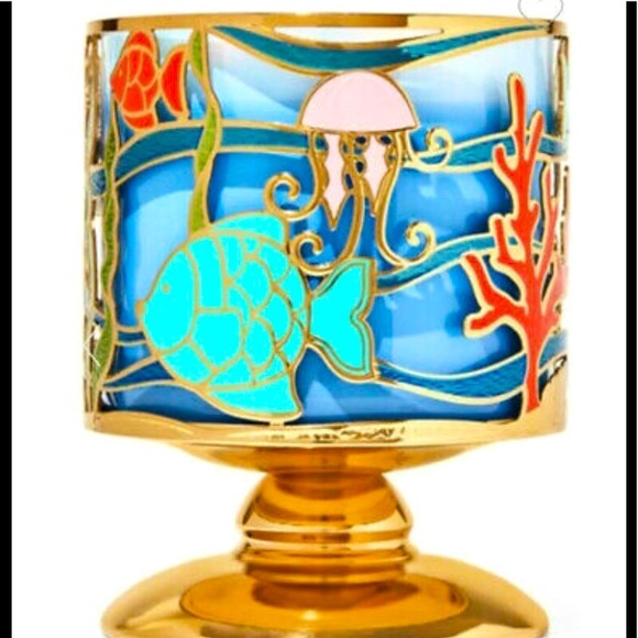 Bath & Body Works Other - Bath & Body Works UNDERWATER
OCEAN SCENE PEDESTAL for 3-WICK candle.🐙🐠🏝